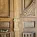 Non ci resta ora che andare a visitare ledificio. Entriamo attraverso il portone in legno di accesso, aggiunto nei restauri degli anni 80 dallarchitetto Paolo Portoghesi